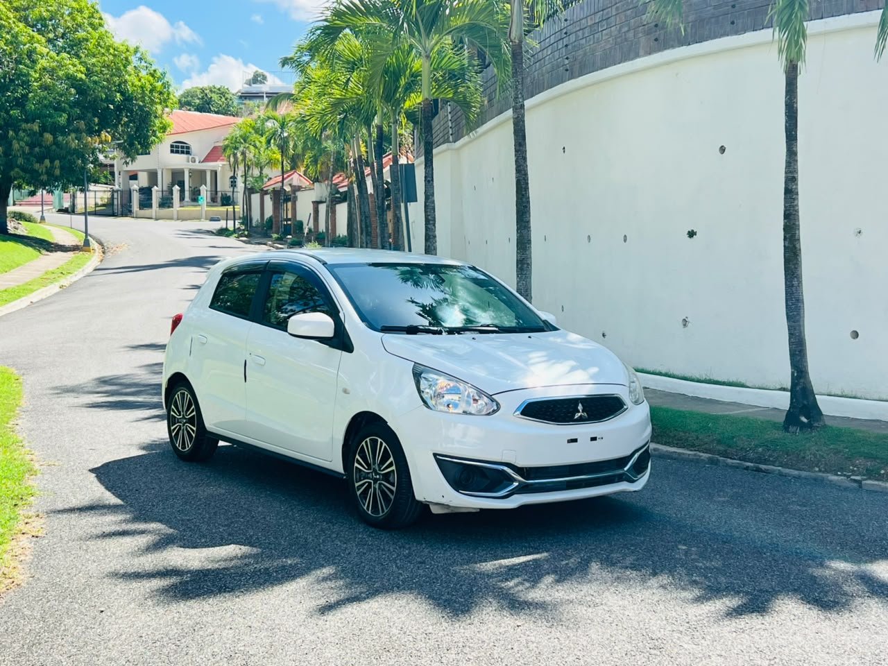 Mitsubishi Mirage 2018  Foto 7321871-1.jpg