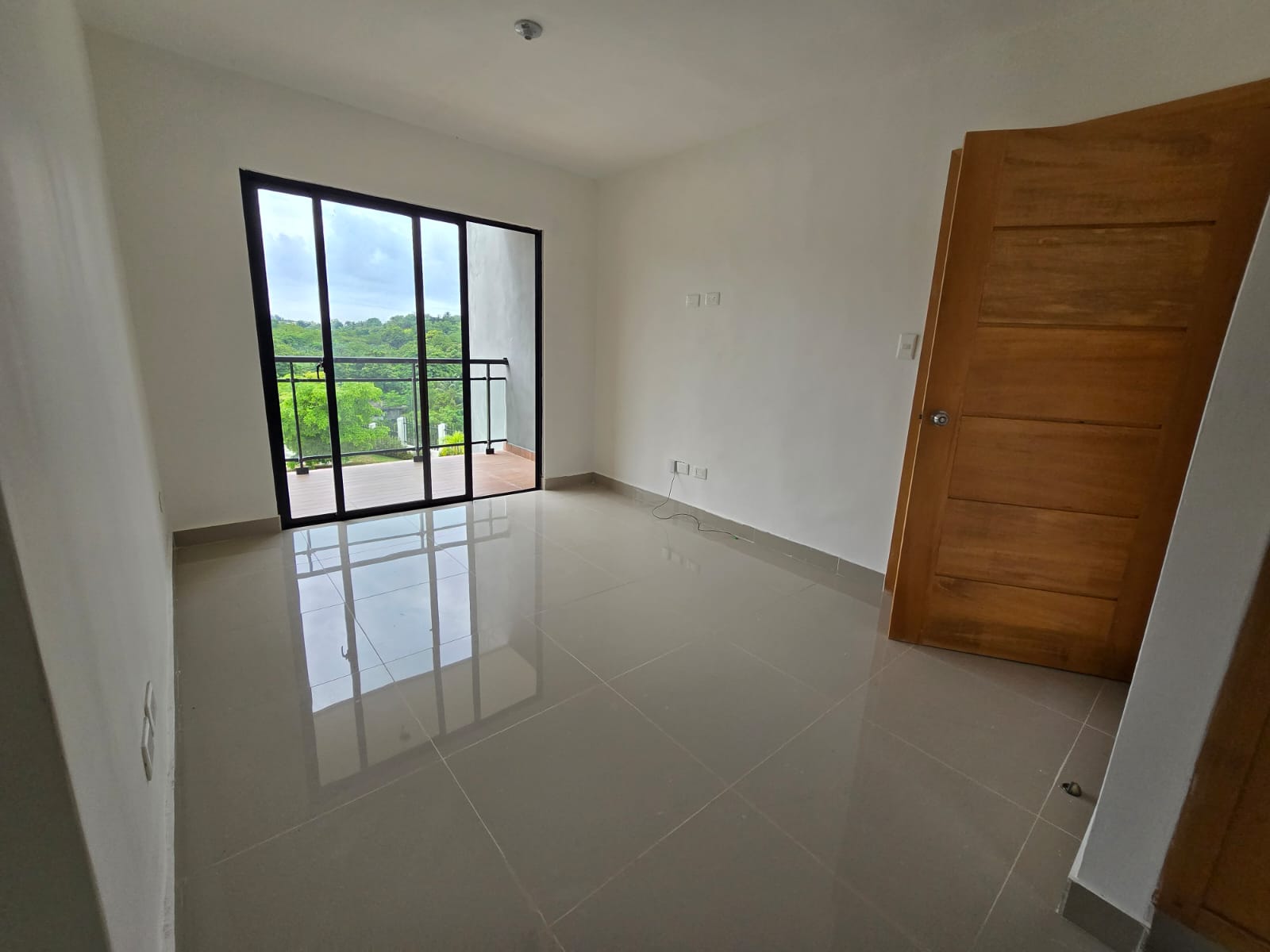 Apartamento en 2do Piso Detrás de la Embajada Americana Residencial Au Foto 7321895-4.jpg
