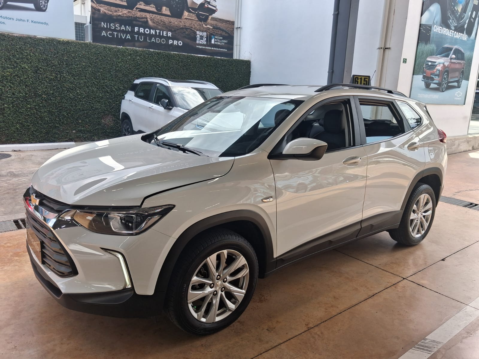 Chevrolet Tracker LT 2023 con 12.030 Kilómetros  Foto 7321904-6.jpg