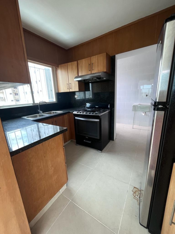 Apartamento con Linea Blanca en Evaristo Morales  Foto 7321940-1.jpg