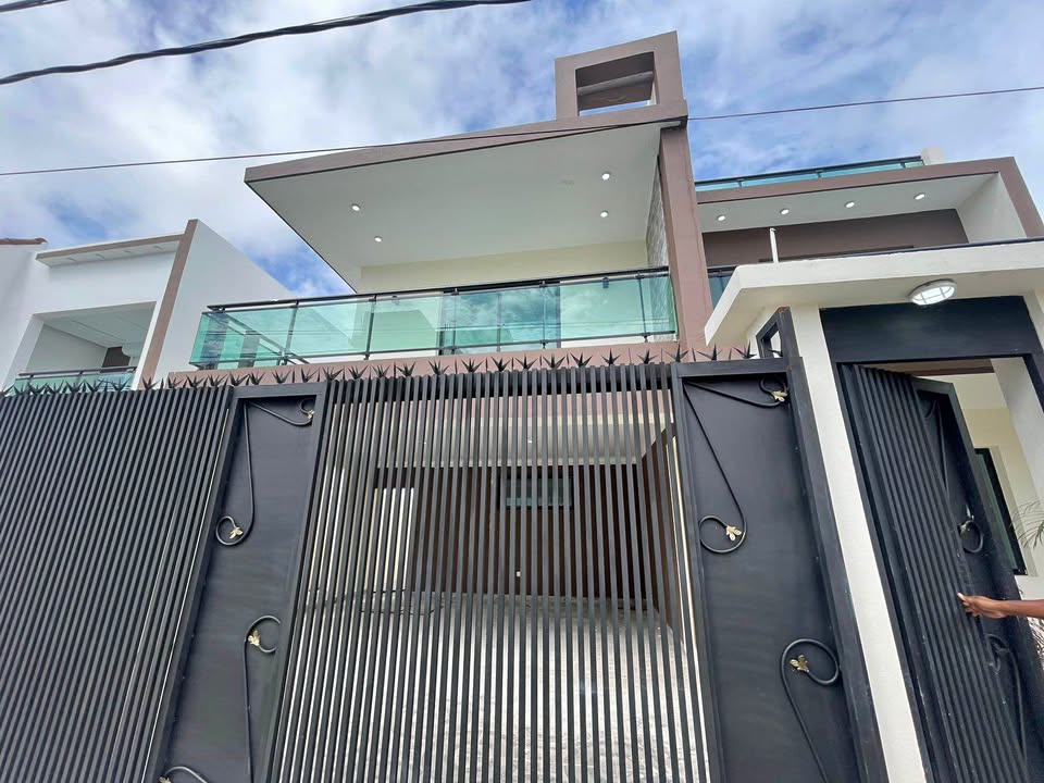 Venta de Hermosa Casa en Prado Oriental – Santo Domingo Este Foto 7322034-4.jpg