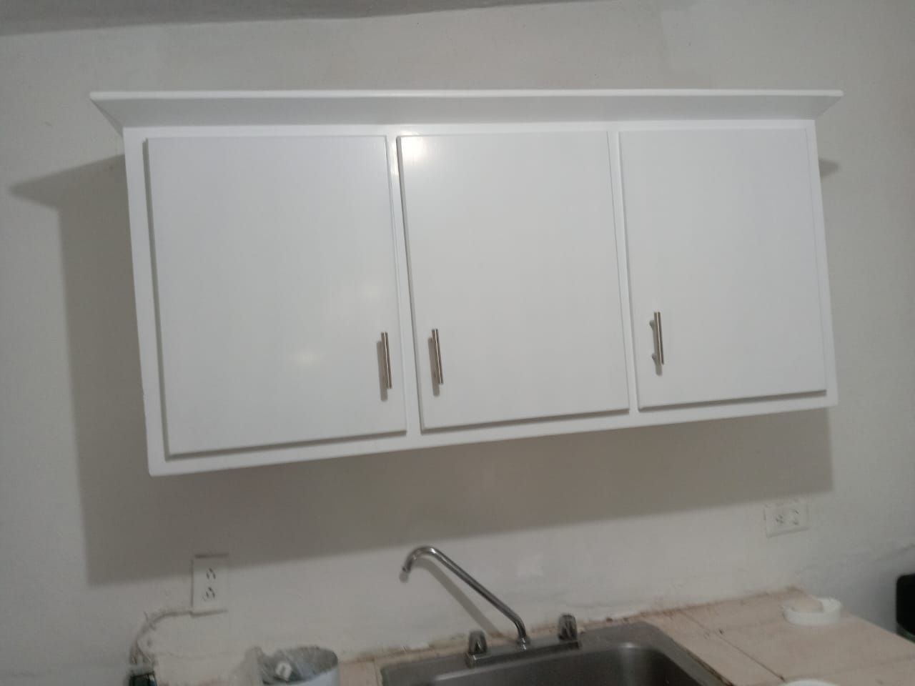 Gabinete de cocina blanco pequeño  Foto 7322053-3.jpg