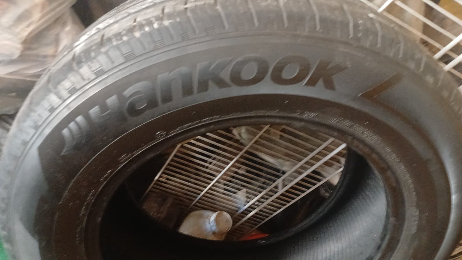 SE VENDE DOS GOMAS 235/65/17 USADAS PARA HONDA CRV MARCA HANKOOK COREA Foto 7322106-1.jpg