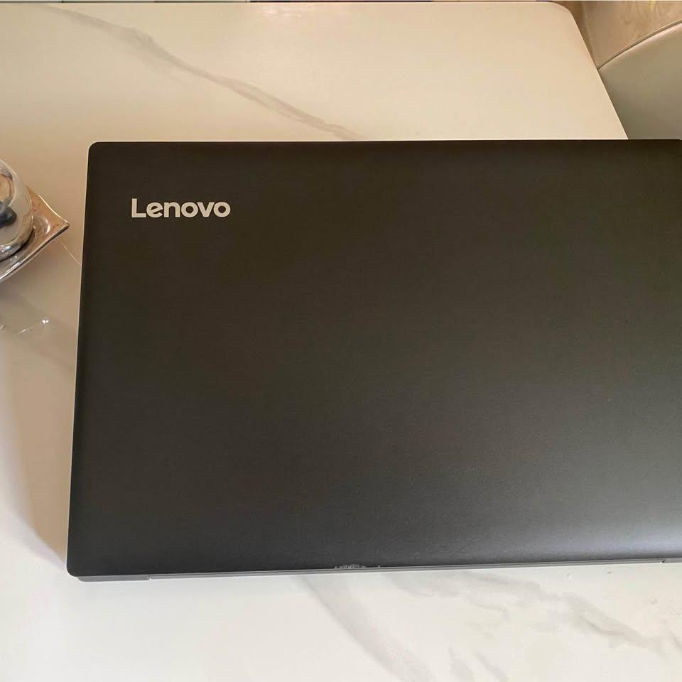 LENOVO IDEAPAD 330-15ICH Intel Core i5 8a Gen  20GB RAM  256GB SSD  2T Foto 7322237-2.jpg