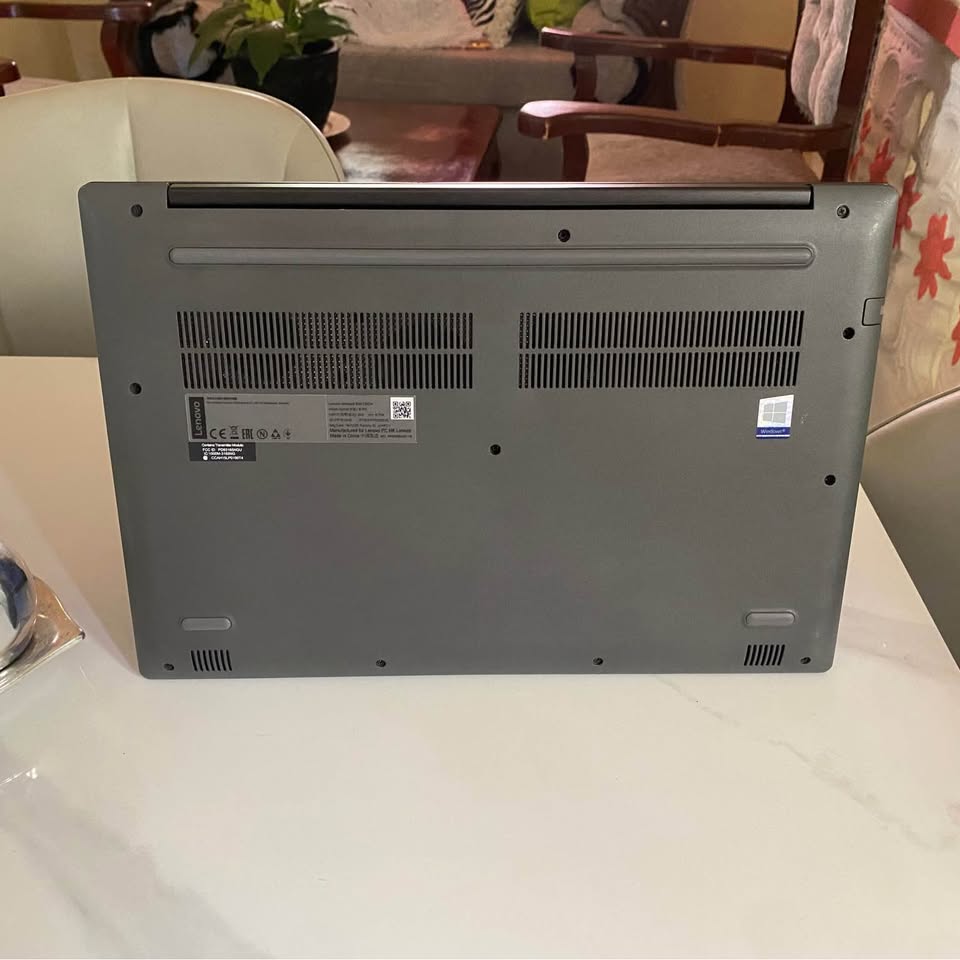 LENOVO IDEAPAD 330-15ICH Intel Core i5 8a Gen  20GB RAM  256GB SSD  2T Foto 7322237-8.jpg