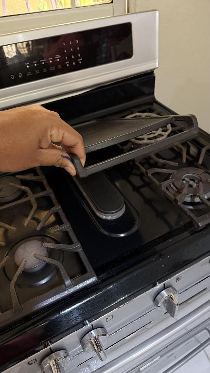 Estufa Frigidaire Gallery de 5 quemadores con plancha Foto 7322389-3.jpg