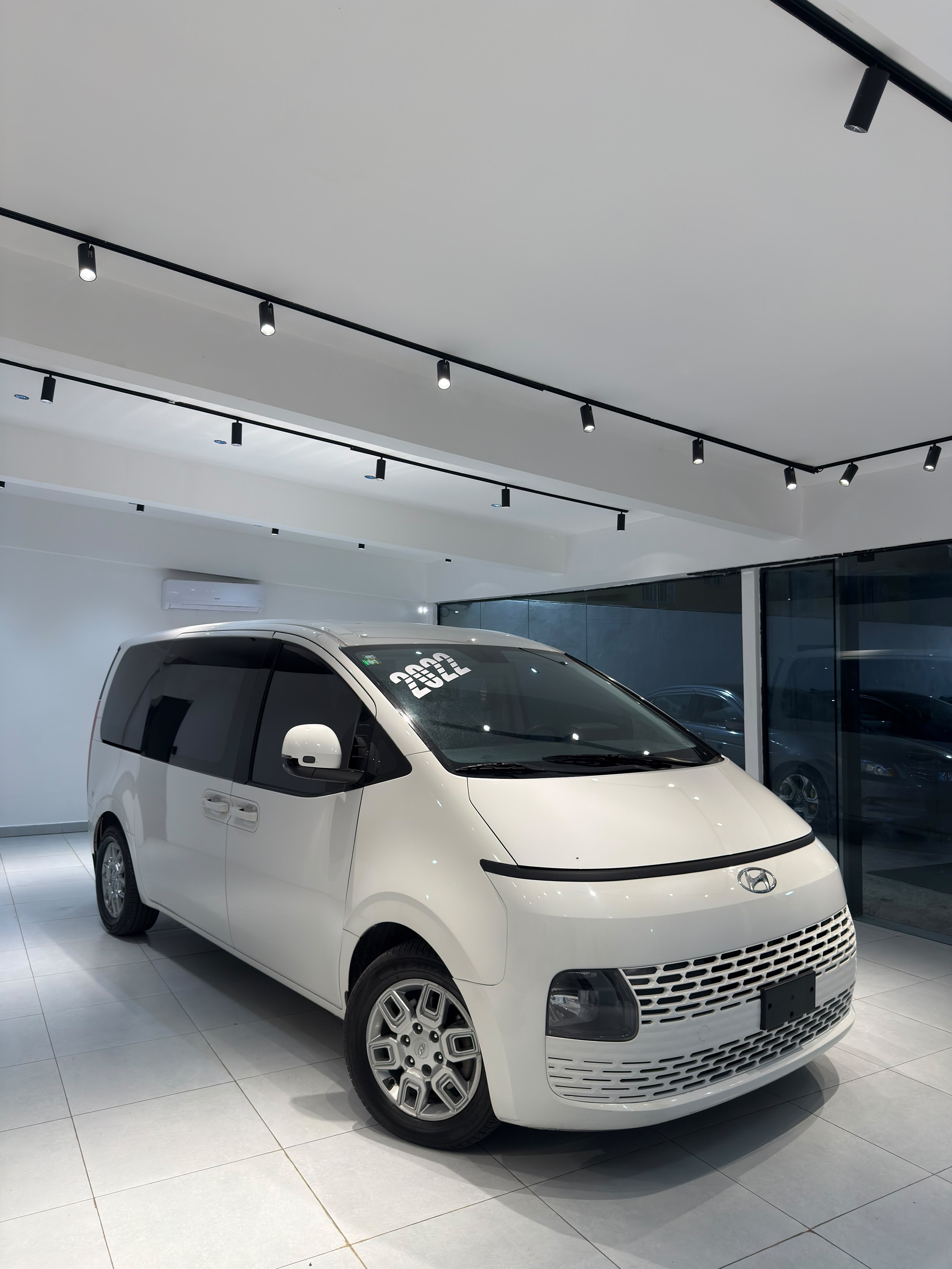 Hyundai Staria 2022 Diesel Foto 7322422-2.jpg