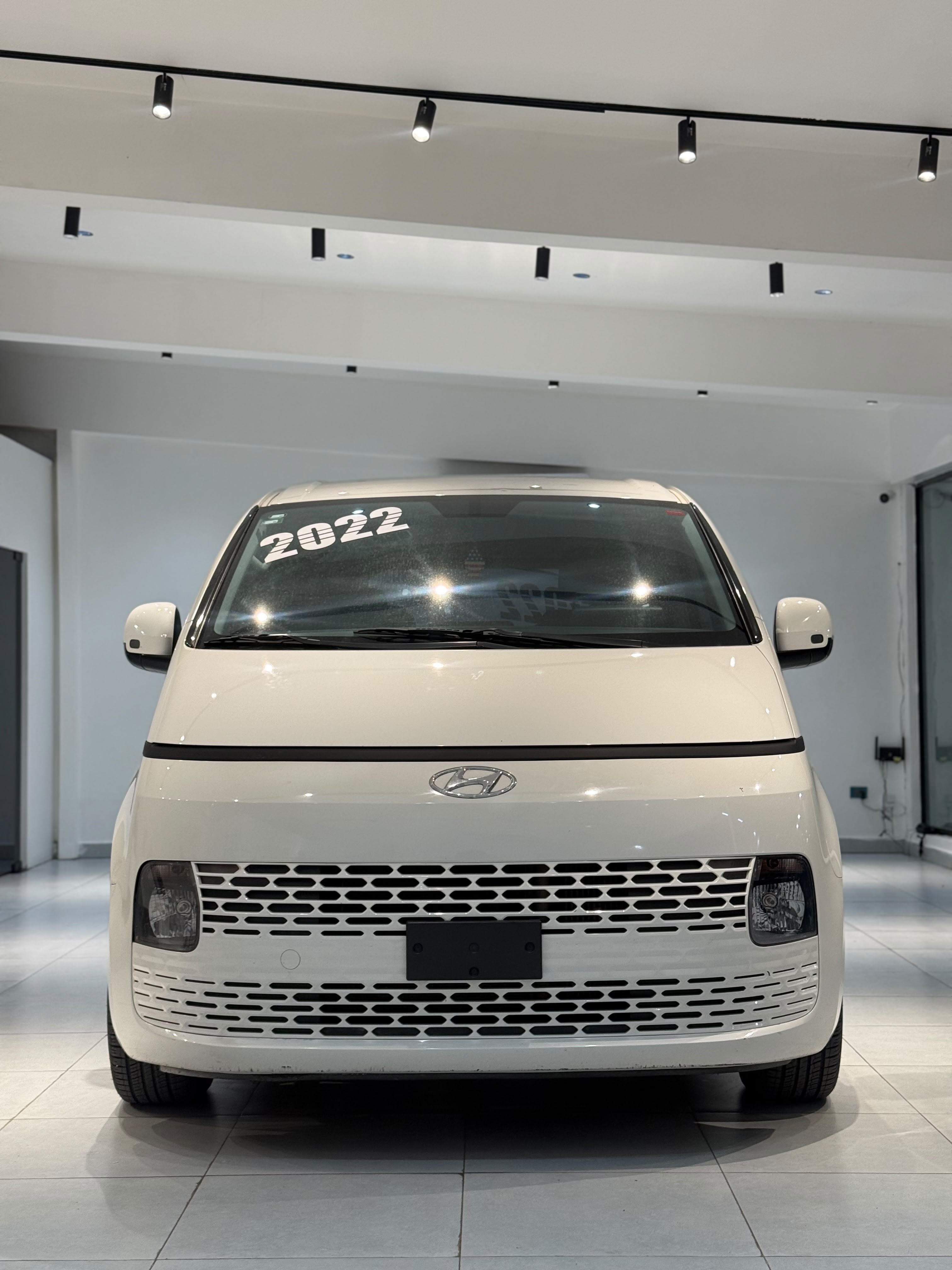 Hyundai Staria 2022 Diesel Foto 7322422-3.jpg