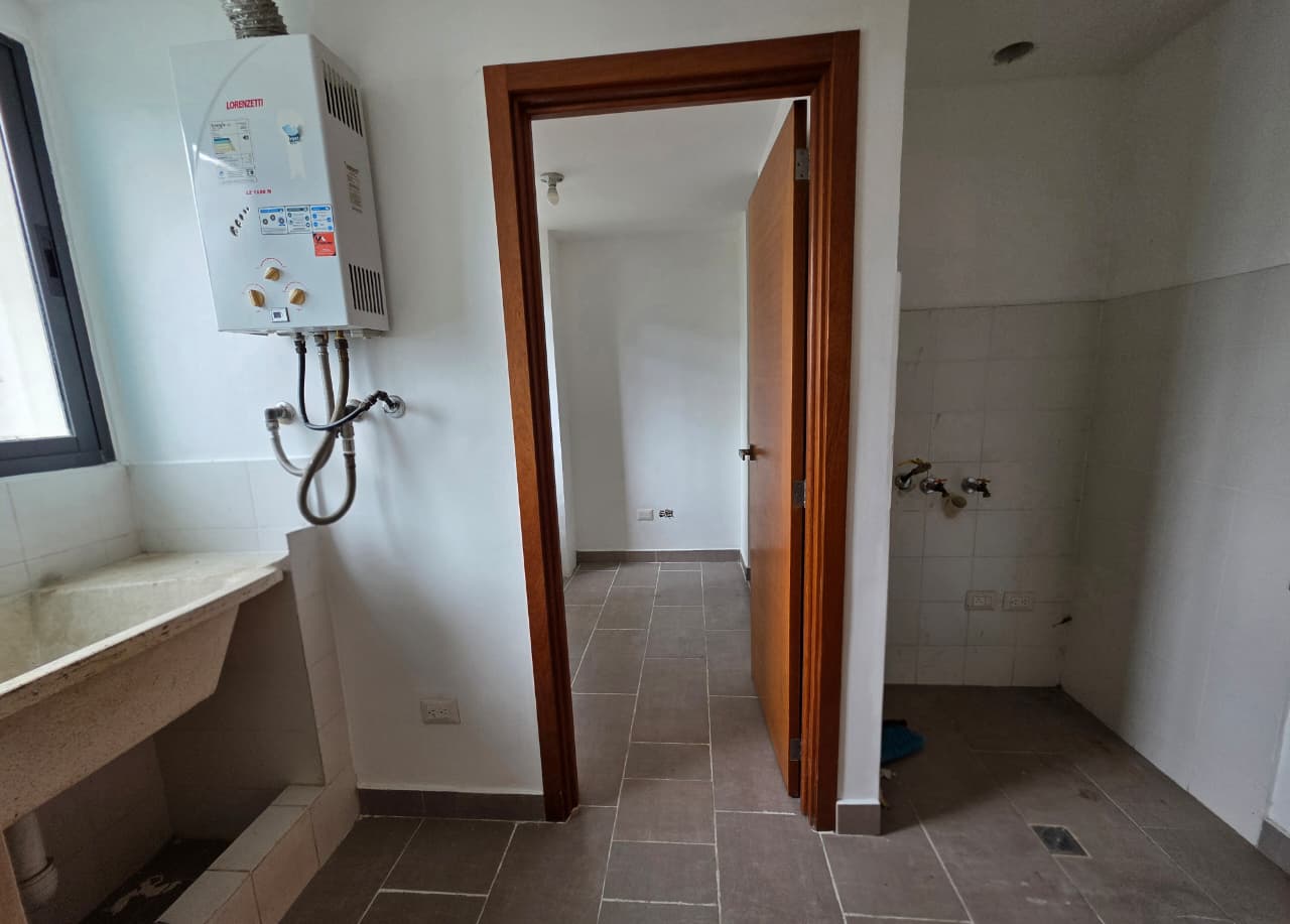 Vendo Exclusivo Apto de Lujo en NACO 3 HABS. 175 Mts.2 piso 5 Foto 7322556-9.jpg