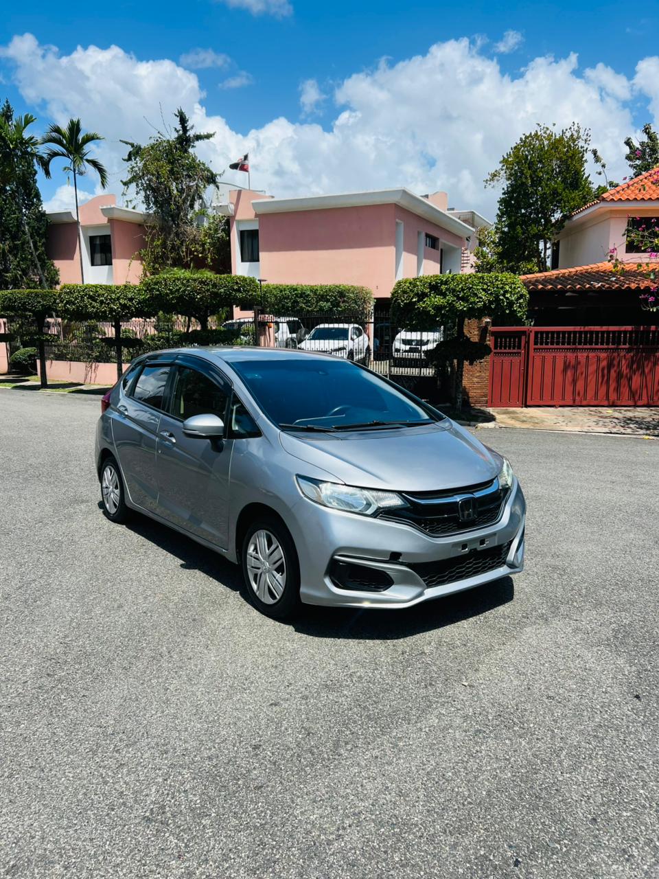 Honda fit   Año 2018  Versión japonesa  Foto 7322570-1.jpg