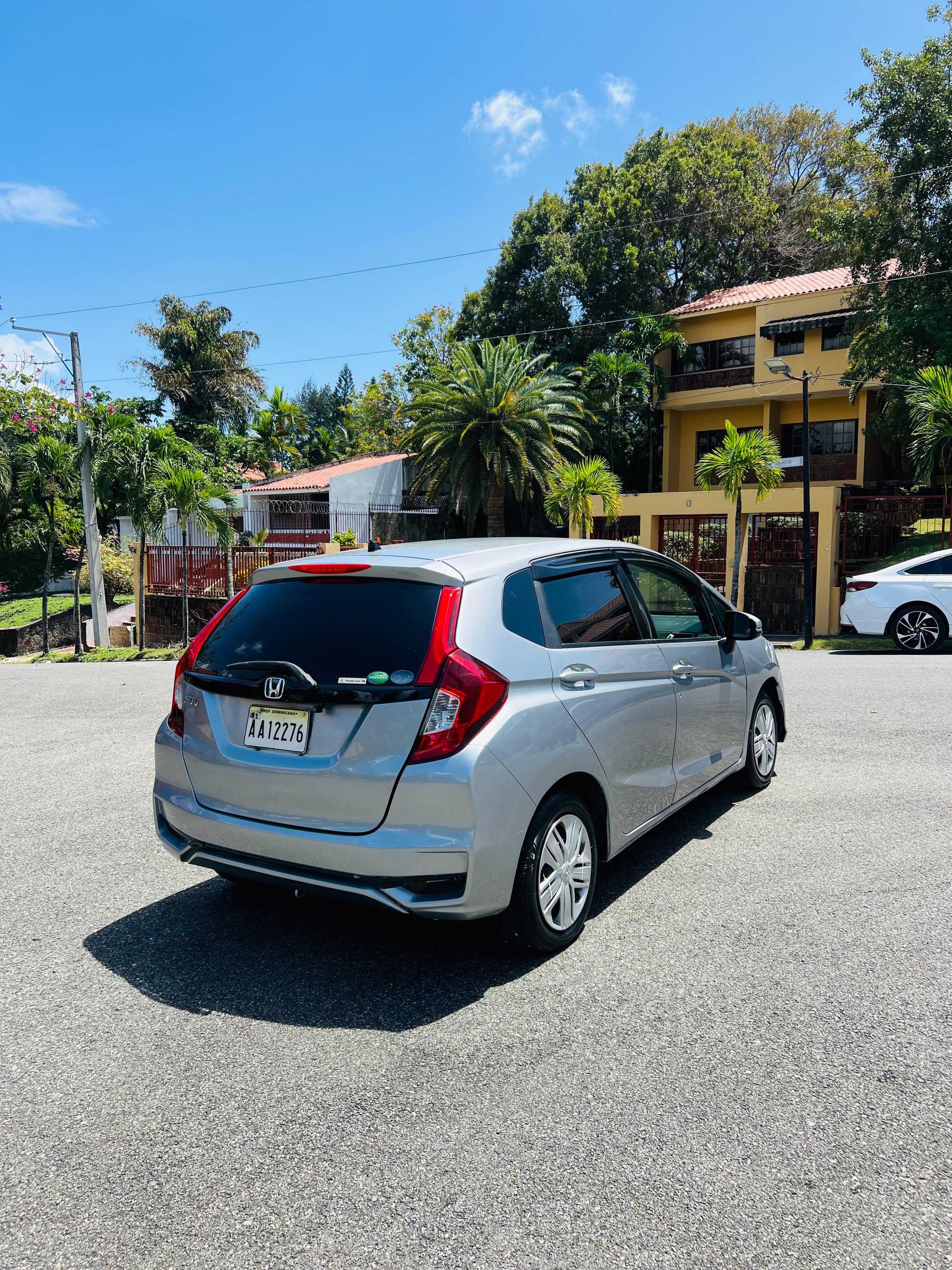 Honda fit   Año 2018  Versión japonesa  Foto 7322570-6.jpg