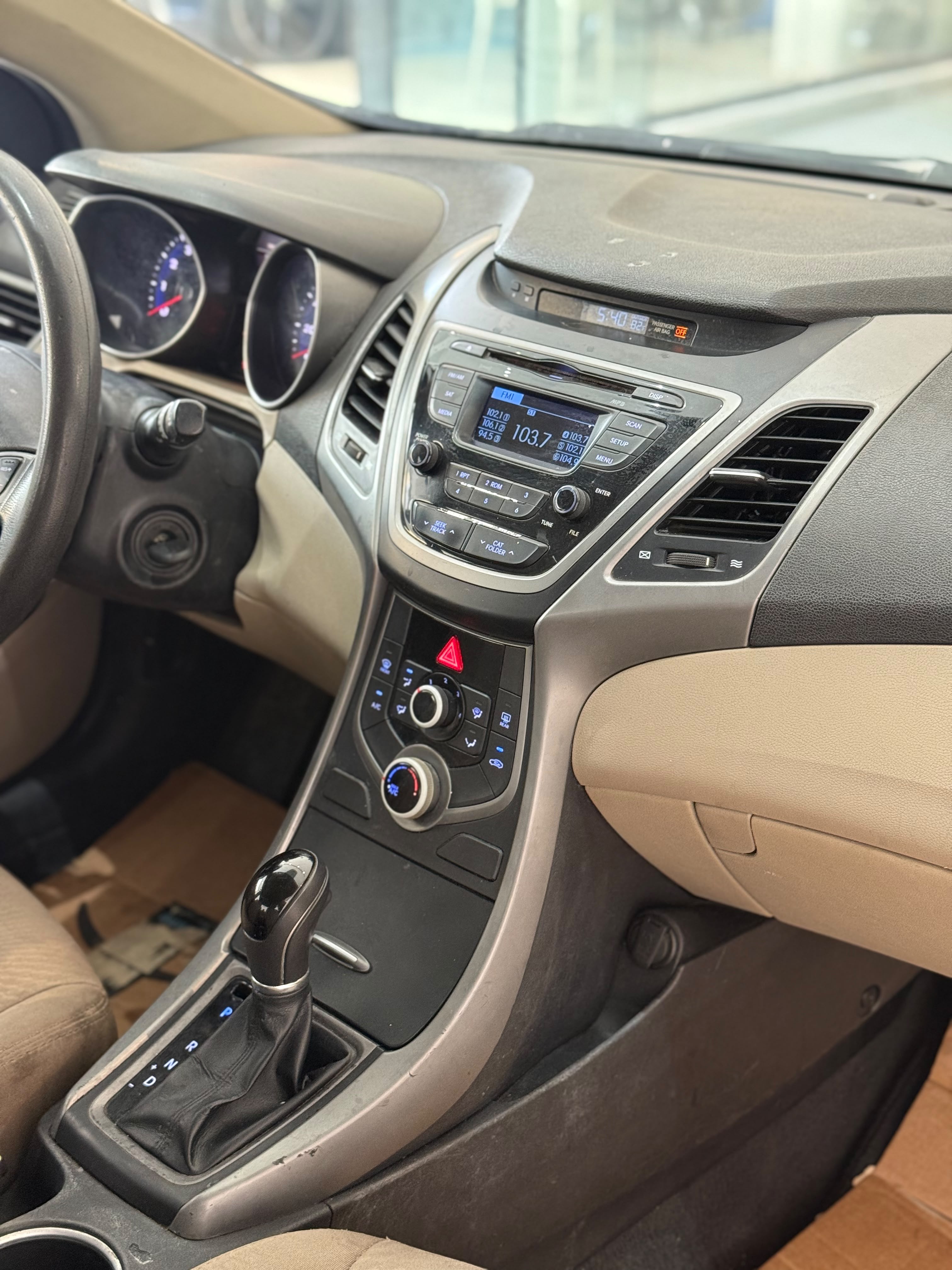 Hyundai Elantra 2016 americano Foto 7323443-7.jpg