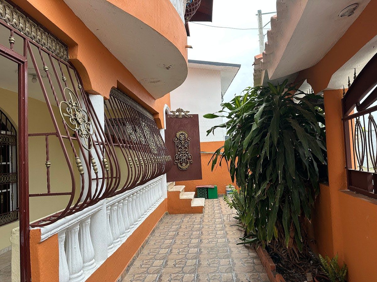 Casa en Residencial Los Tres Ojos Santo Domingo Este Foto 7323565-2.jpg