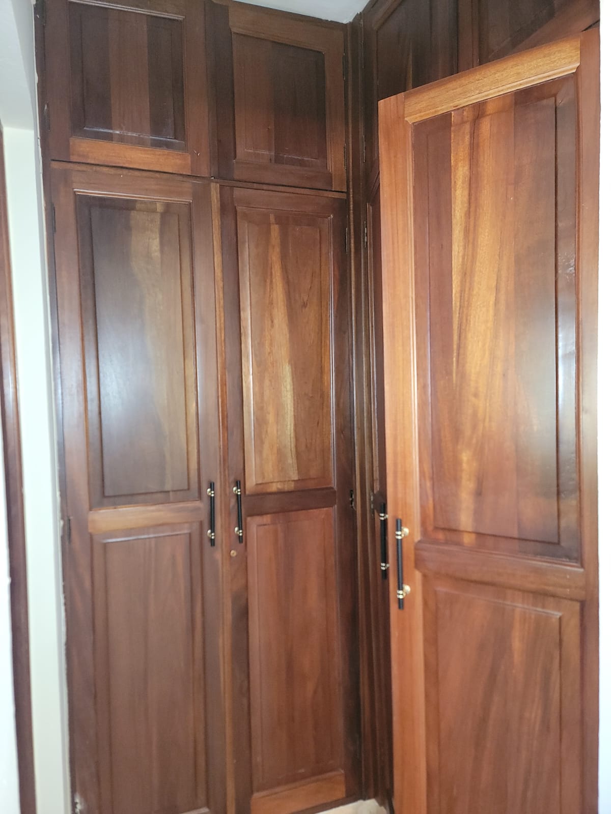 VENDO CONFORTABLE Y AMPLIO APARTAMENTO EN SANTO DOMINGO ESTE. 2DO. NIV Foto 7323643-13.jpg