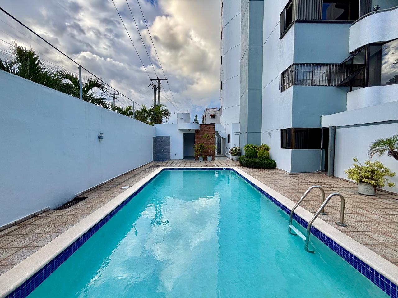 En la Av. Anacaona apartamento en venta y alquiler Foto 7323644-12.jpg