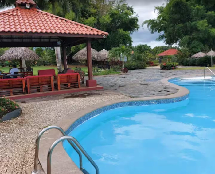 CASA AZUL EN VENTA  LAGOS DE REYES GUERRA Foto 7323655-8.jpg