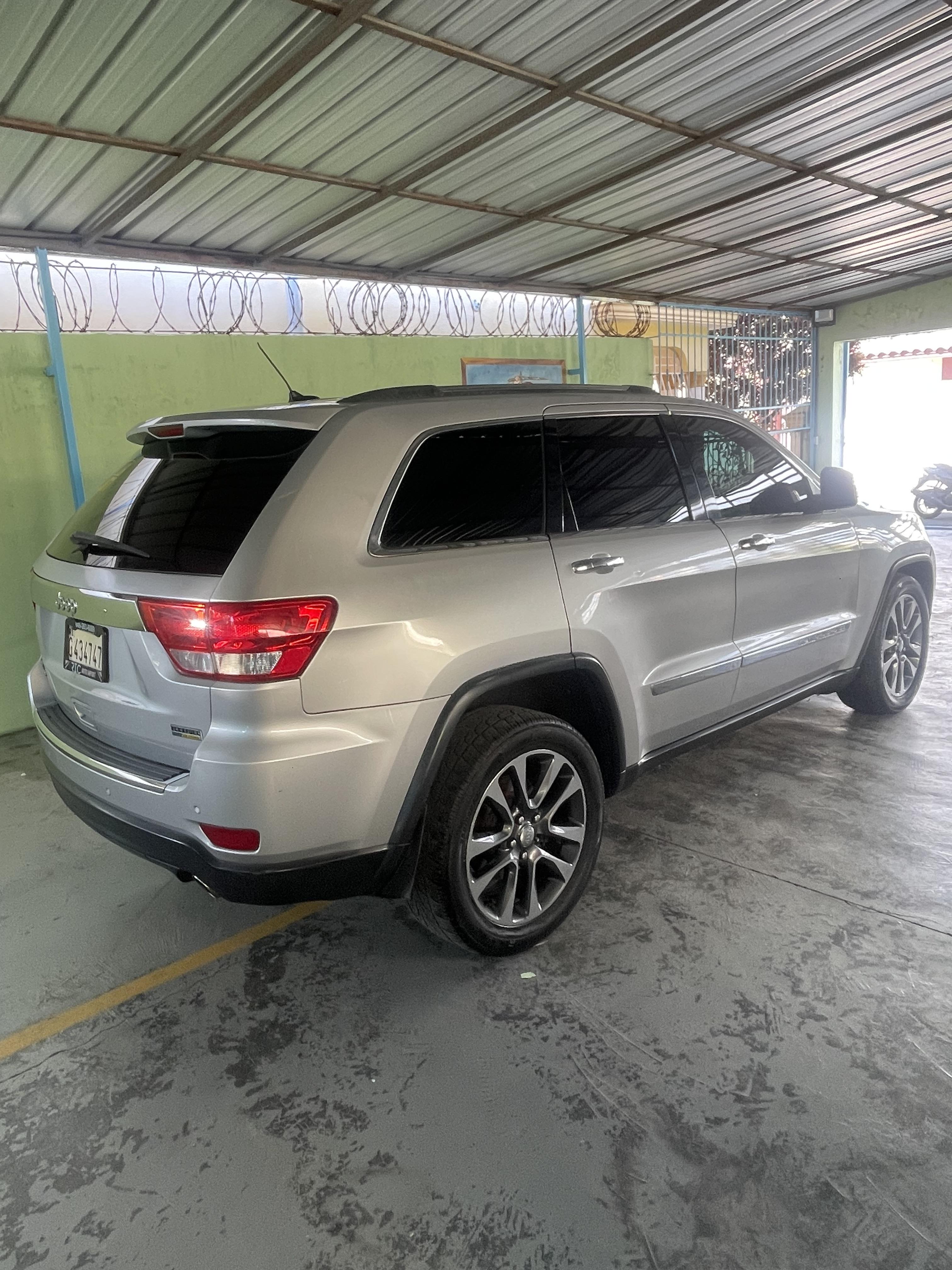 Jeep Cherokee límited  2012 en Peravia Foto 7323657-4.jpg