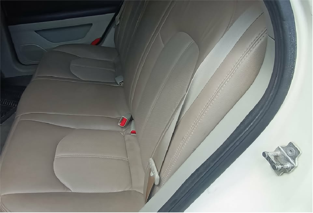 BAIC EU260 AÑO 2016 250KM NEGOCIABLE LIGERAMENTE REPLICA DEL MERCEDES  Foto 7323691-8.jpg