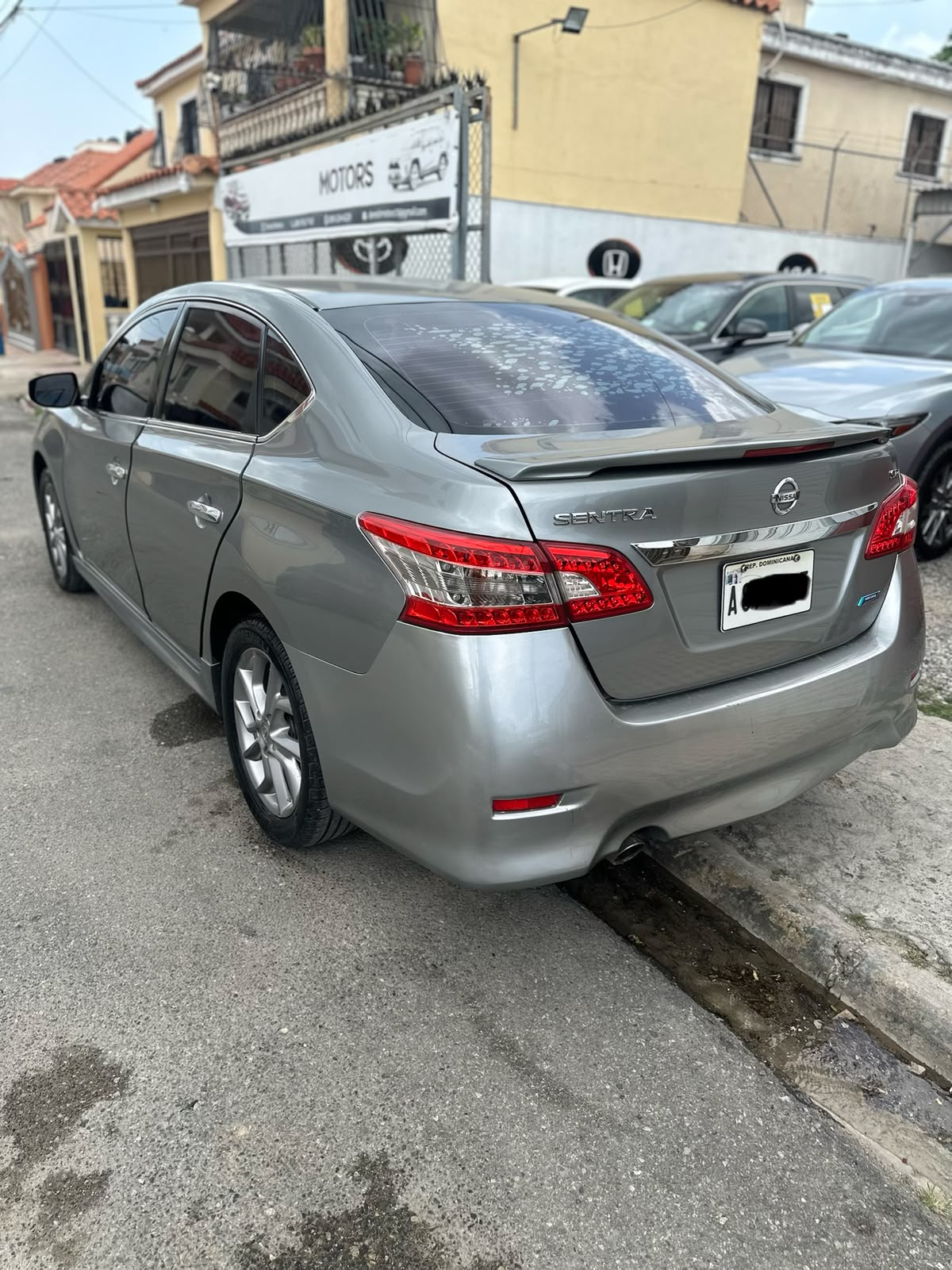 Nissan Sentra SR 2014  Foto 7323982-4.jpg