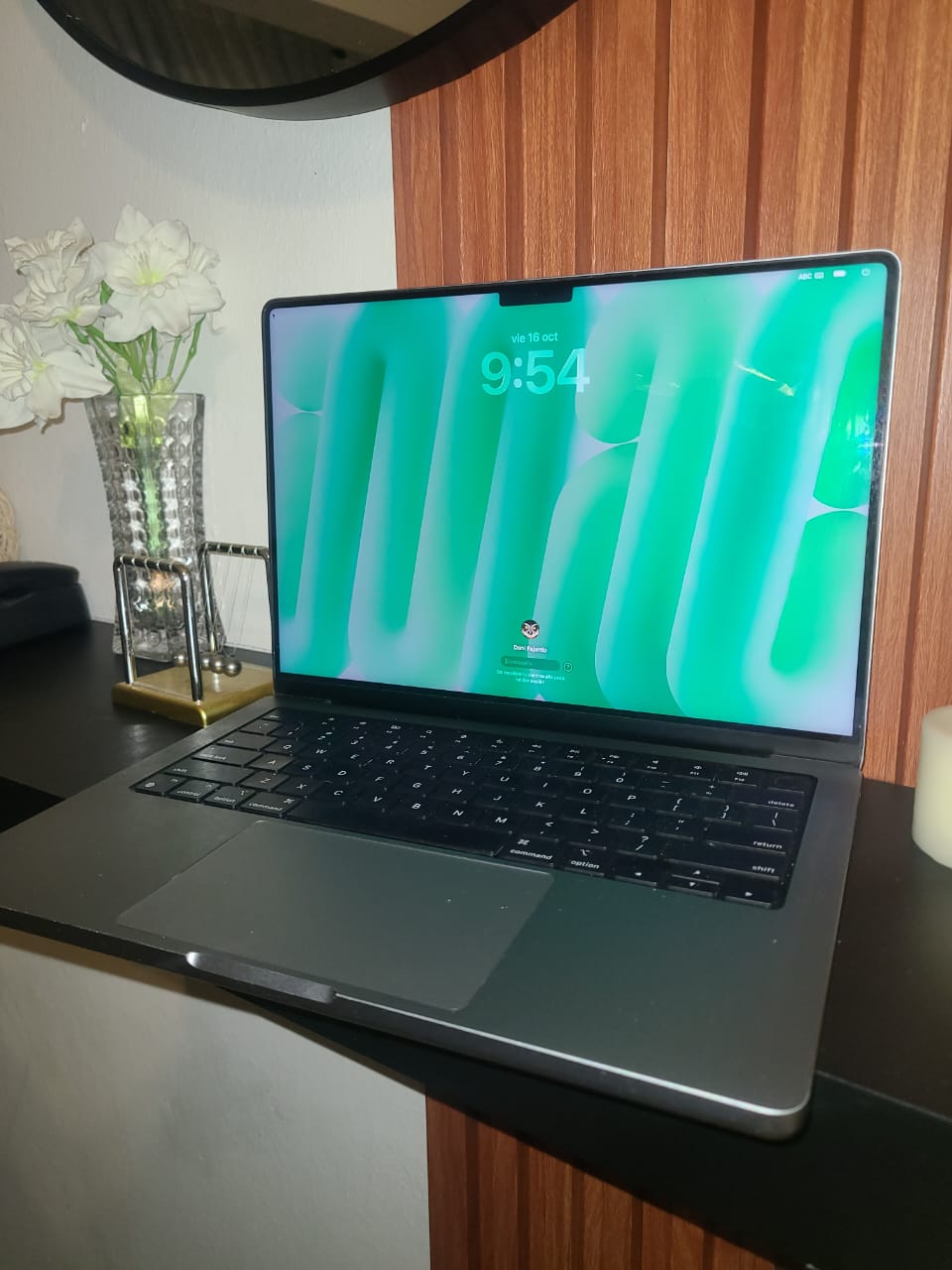 MacBook Pro A2918 Foto 7324000-1.jpg