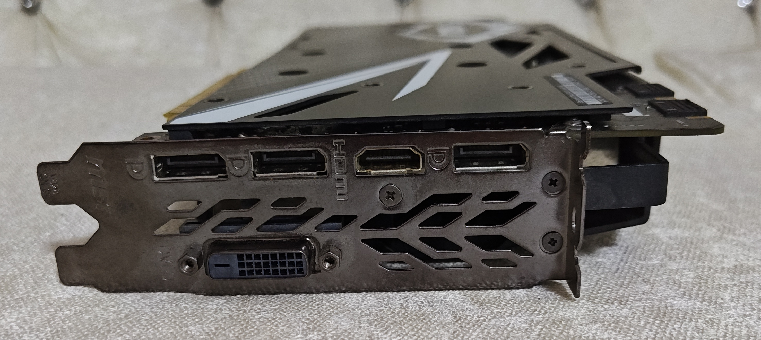 Tarjeta de Video MSI GTX 1070 Ti DUKE 8GB 3 Fans Foto 7324100-3.jpg
