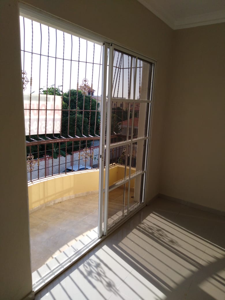 Alquilo Apartamento 2do Nivel con 3 habitaciones y 2 baños en Sto. Dgo Foto 7324112-3.jpg