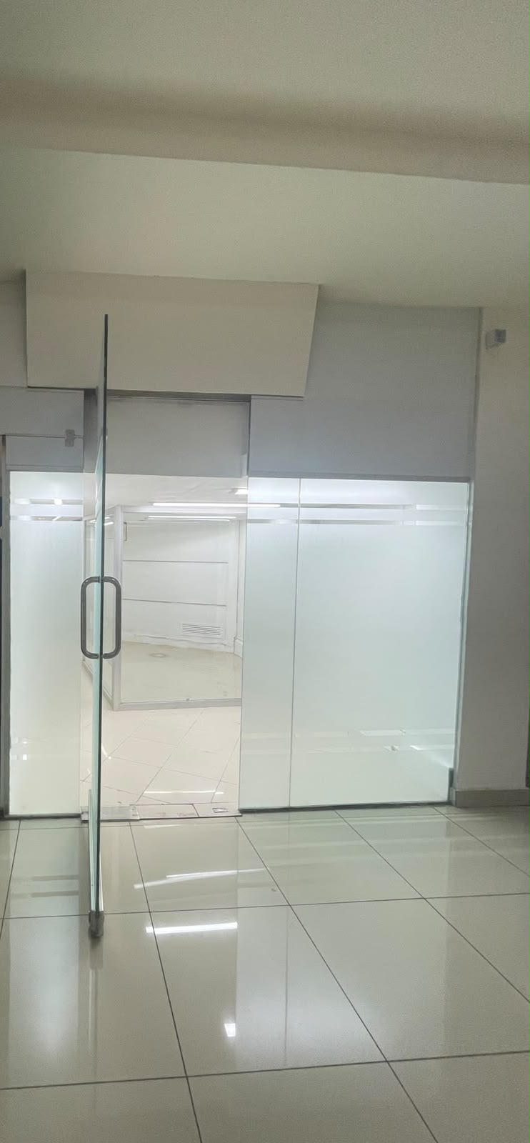 SE ALQUILA LOCAL COMERCIAL CON MEZANINE EN PLAZA DIAMOND MALL Foto 7324717-9.jpg