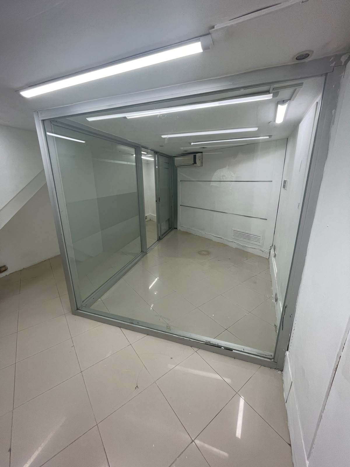 SE ALQUILA LOCAL COMERCIAL EN PLAZA DIAMOND MALL Foto 7324721-7.jpg