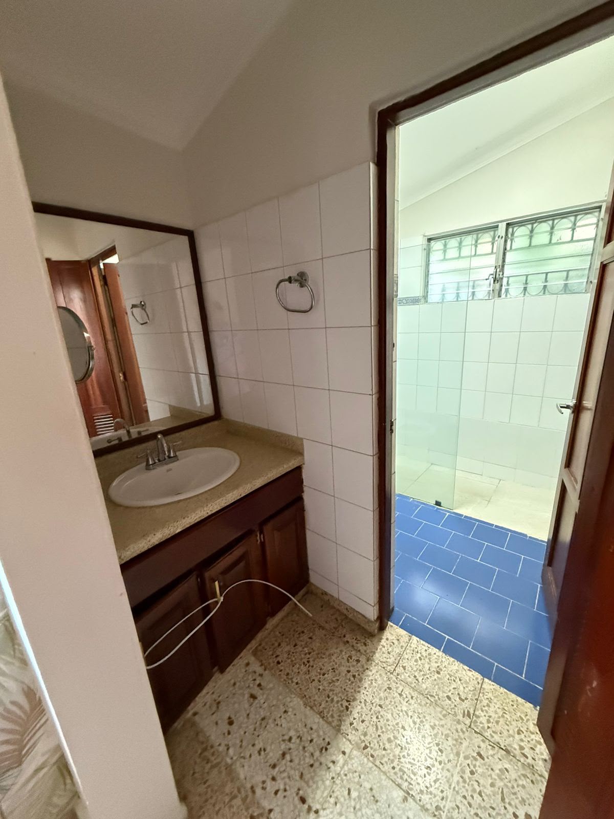 Vendo casa en el residencial villa claudia próxima a la Av. Repu de Co Foto 7324821-15.jpg