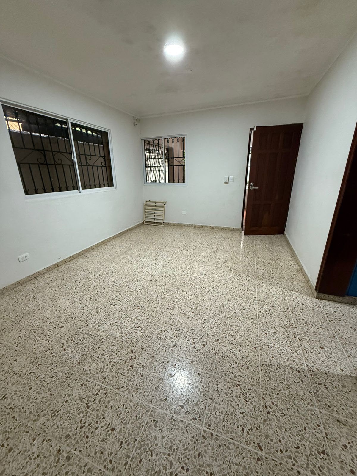 Vendo casa en el residencial villa claudia próxima a la Av. Repu de Co Foto 7324821-4.jpg