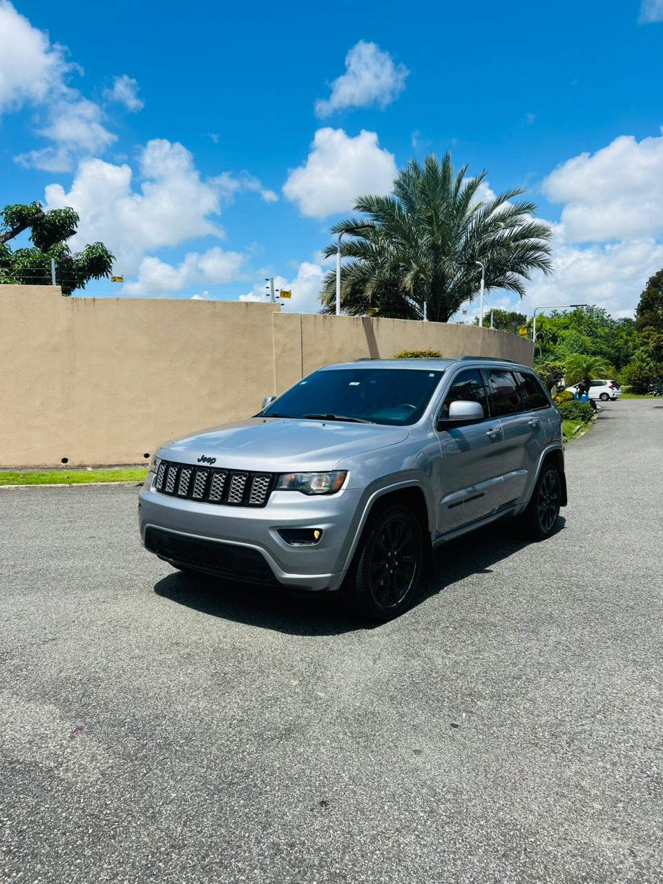 Jeep grand cherokee laredo 2018 Foto 7325047-1.jpg