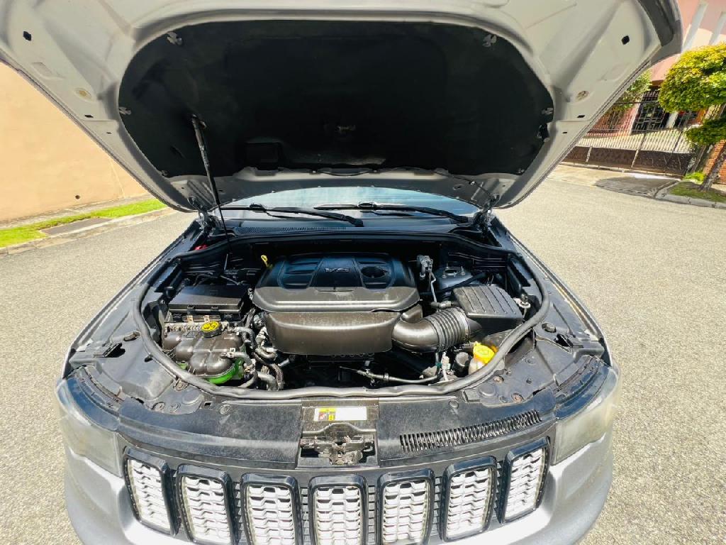 Jeep grand cherokee laredo 2018 Foto 7325047-2.jpg