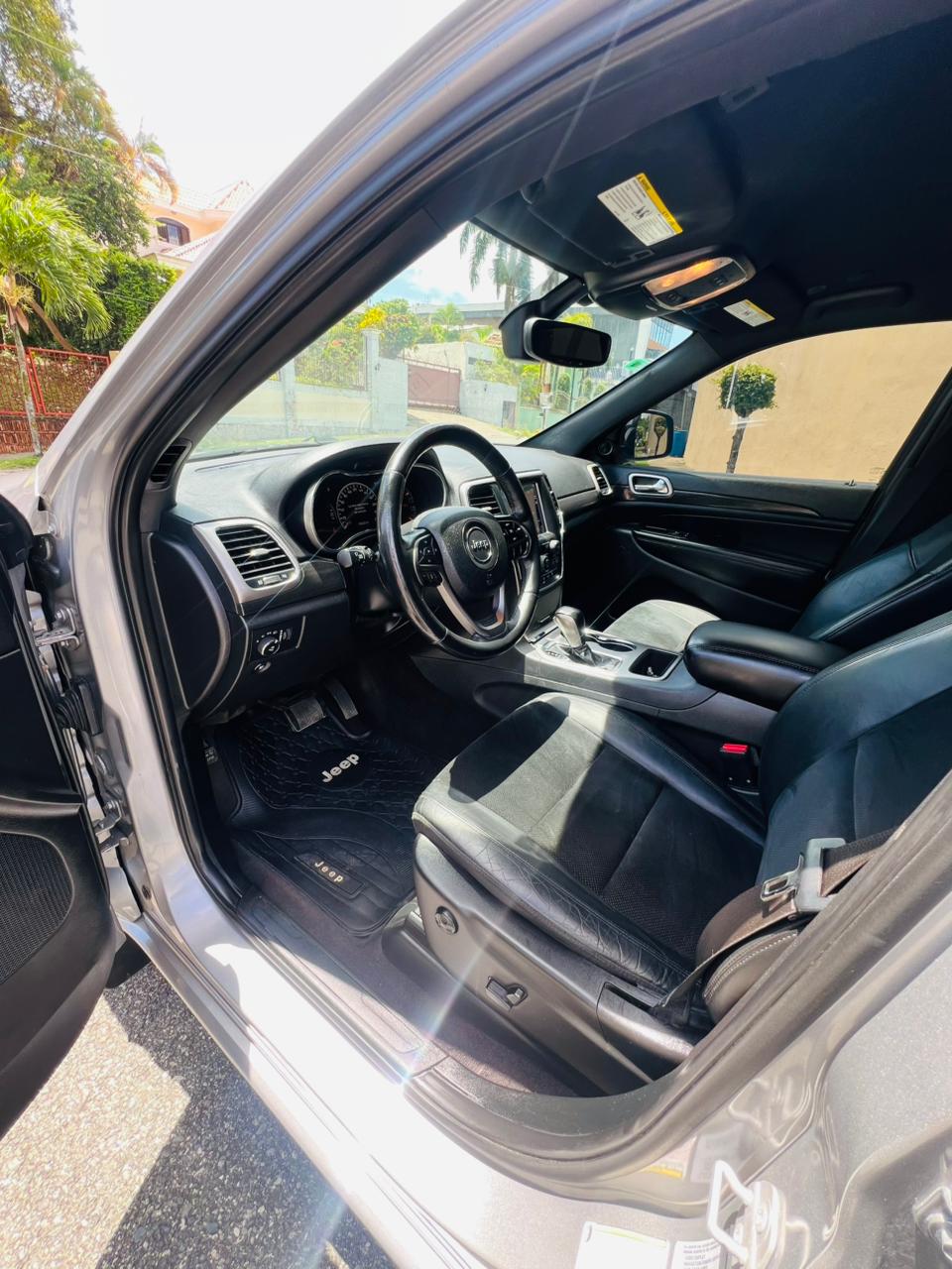 Jeep grand cherokee laredo 2018 Foto 7325047-8.jpg