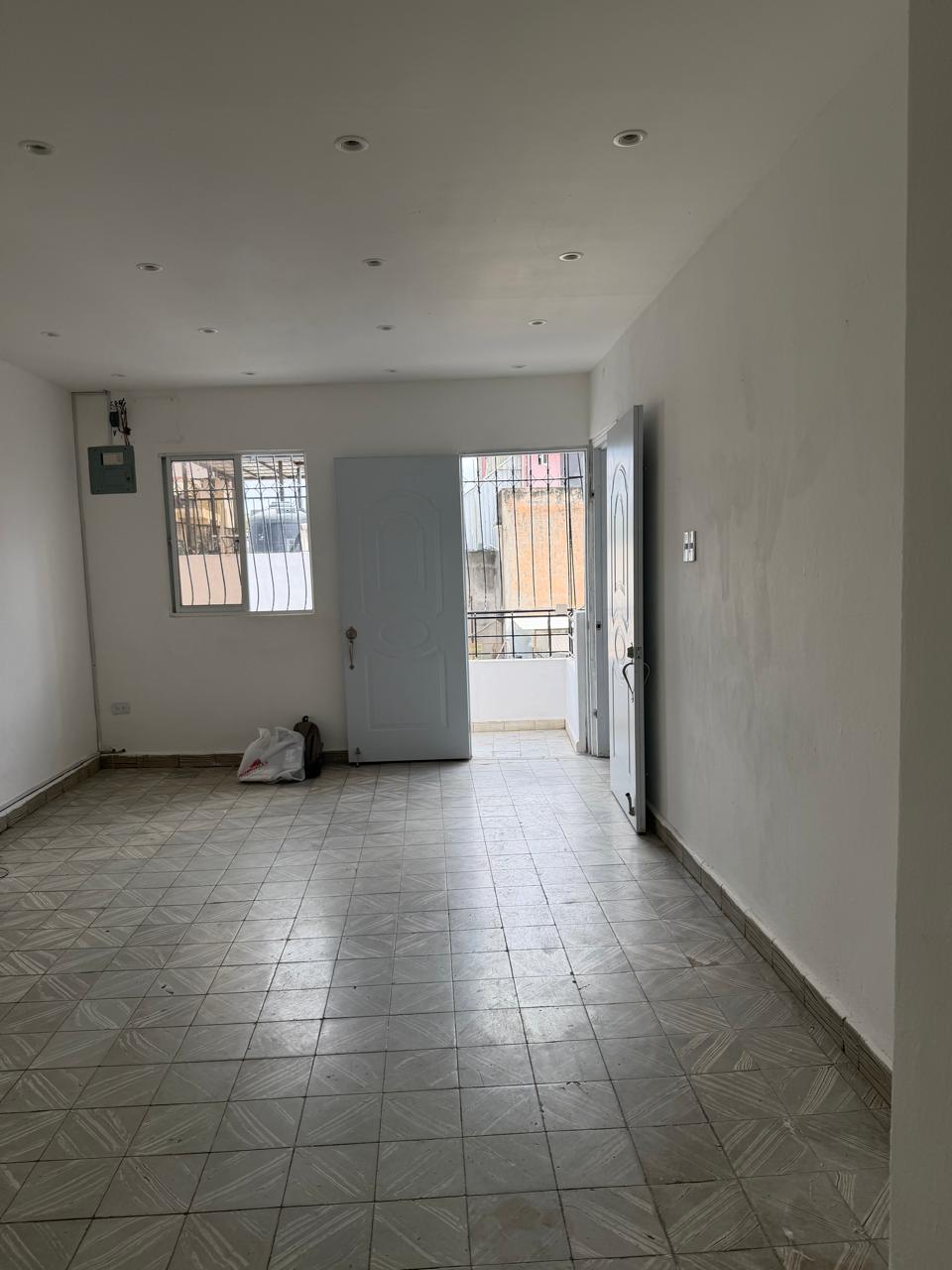 Apartamento 3er. Nivel en Zona Colonial de tres habitaciones Foto 7325098-11.jpg